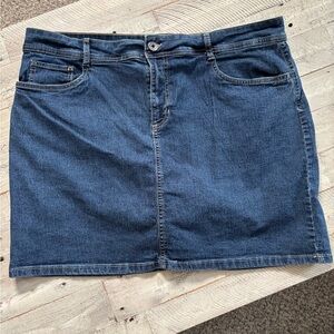St. John's Bay Denim Blue Skort